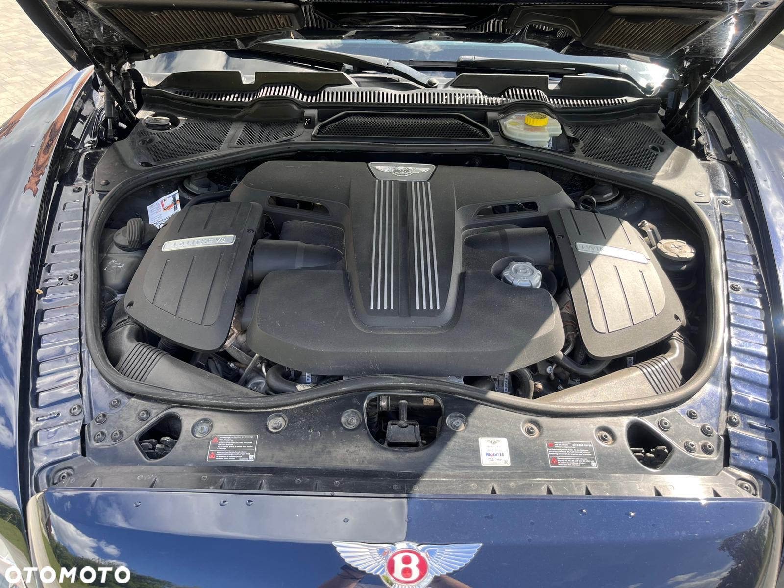 Bentley Flying Spur V8 S - 25