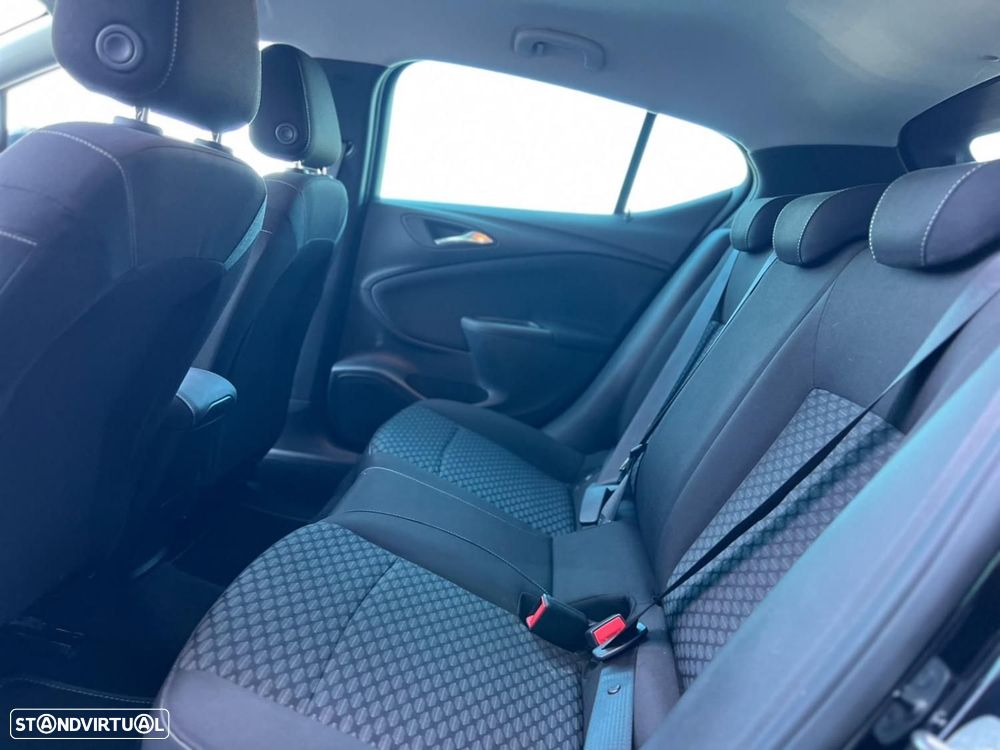 Opel Astra 1.2 Turbo S&S Elegance - 7