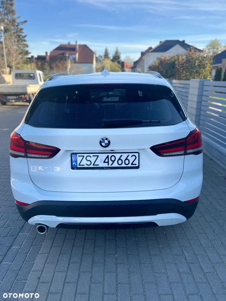 BMW X1 sDrive18i Sport Line - 17