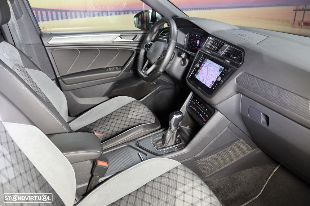 VW Tiguan Allspace 2.0 TDI R-Line DSG - 13