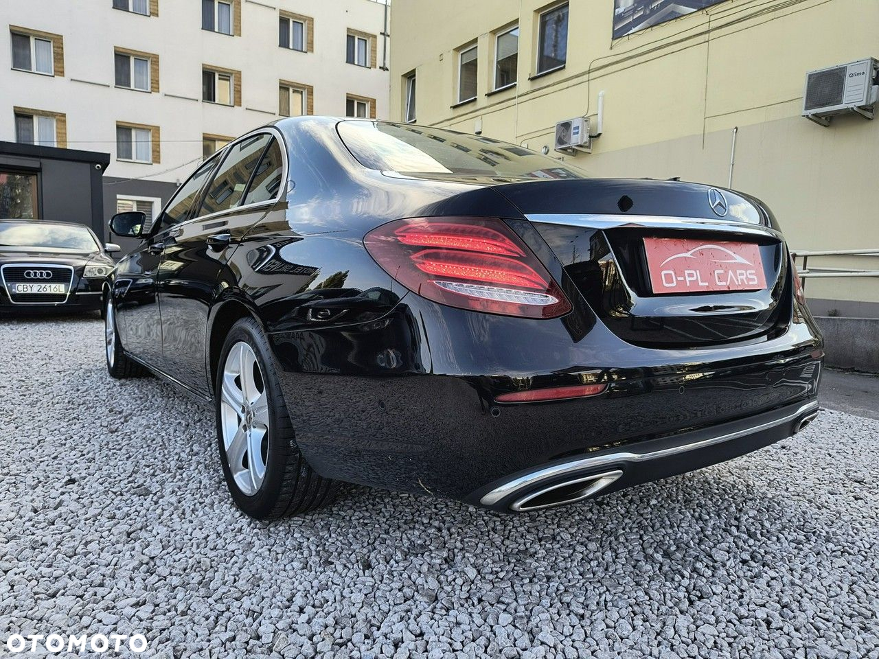 Mercedes-Benz Klasa E 400 4-Matic 9G-TRONIC - 33