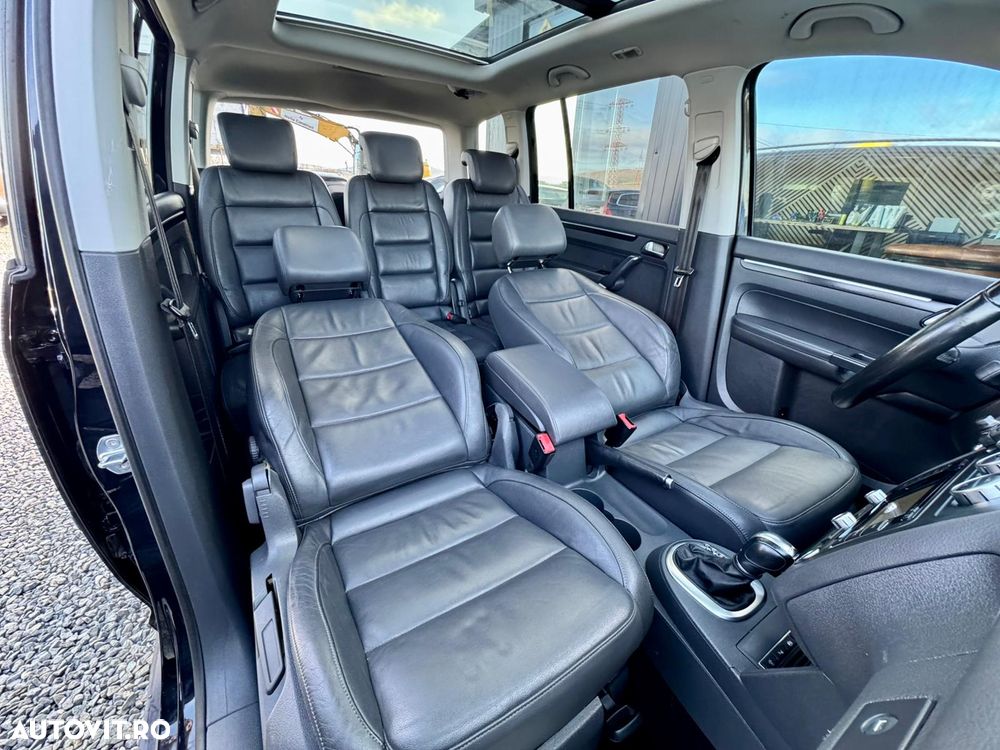 Volkswagen Touran 1.6 TDI DSG Highline - 23