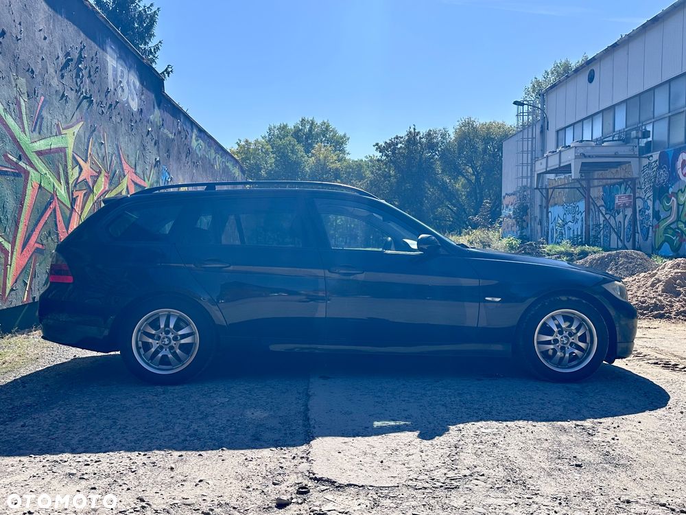 BMW 320I 2006 photo 4