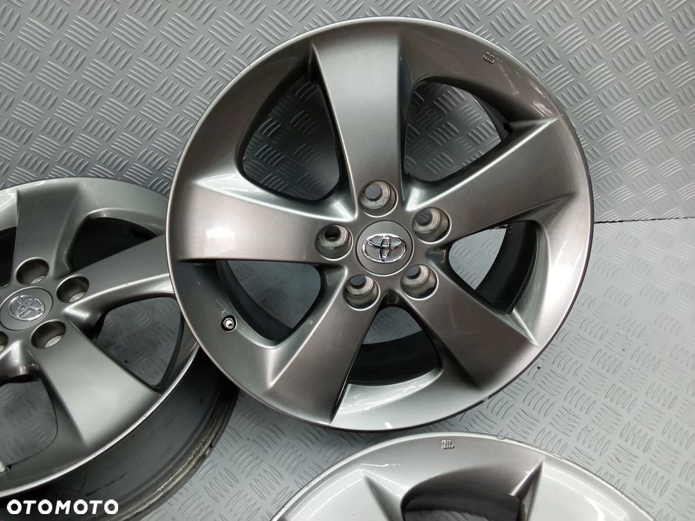 Felgi Toyota Auris Corolla Avenssis III Rav4 7Jx17 et50 5x114,3 - 3