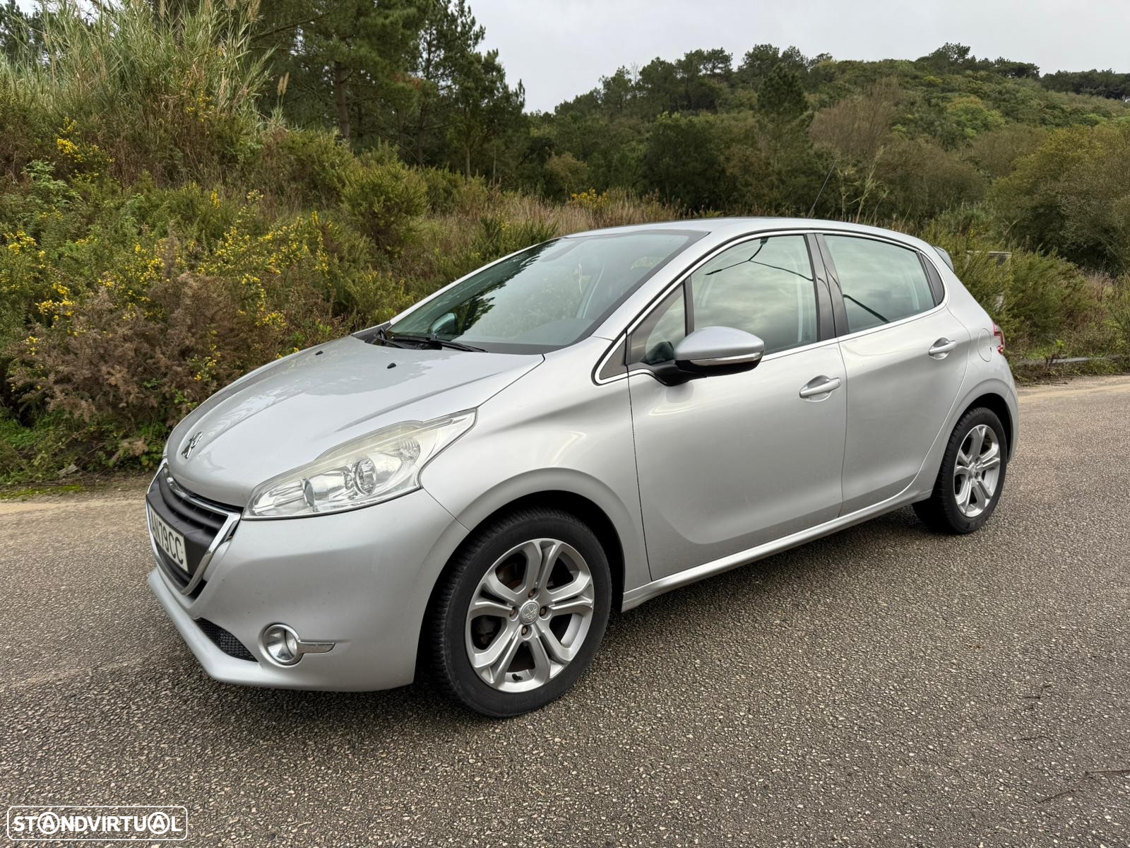 Peugeot 208 1.6 BlueHDi Style - 4