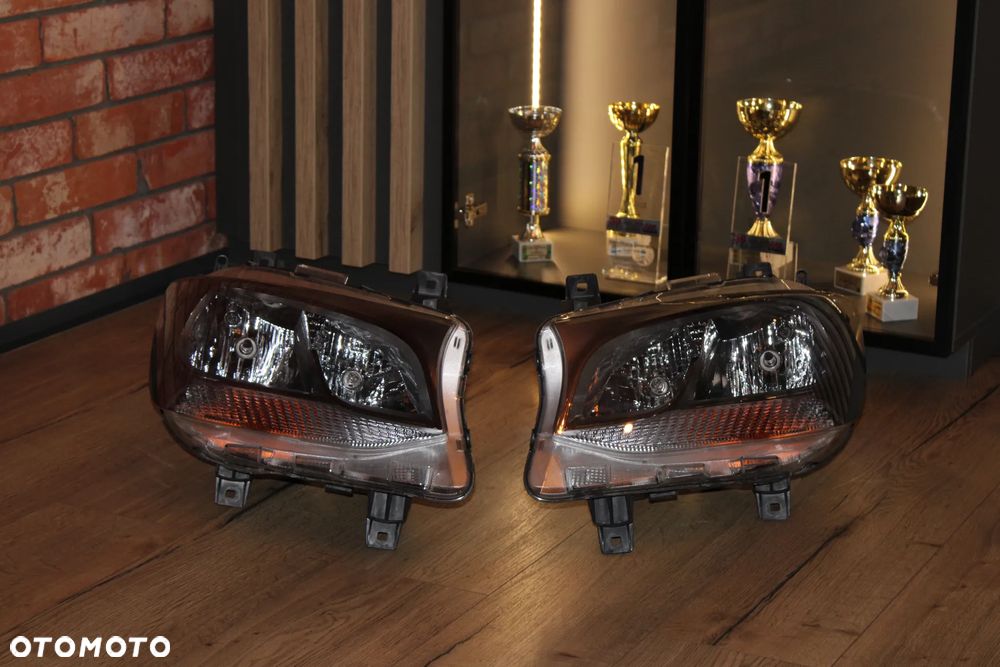 Reflektory Mercedes-Benz Sprinter 910 - 6