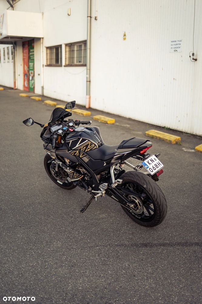 Yamaha YZF - 6