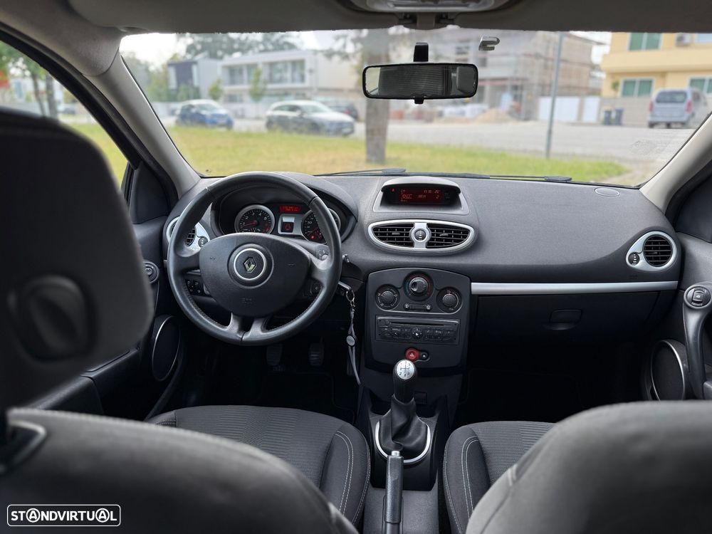 Renault Clio 1.2 16V Dynamique S - 8