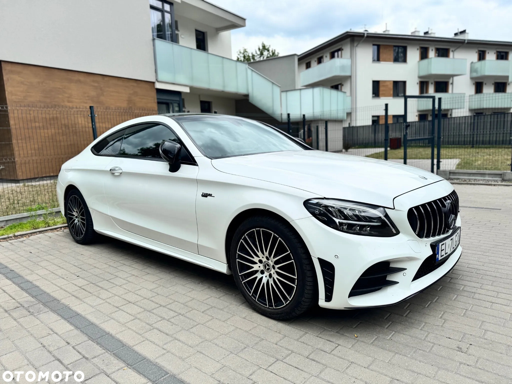 Mercedes-Benz Klasa C 300 Coupe 4Matic 9G-TRONIC AMG Line Plus - 2