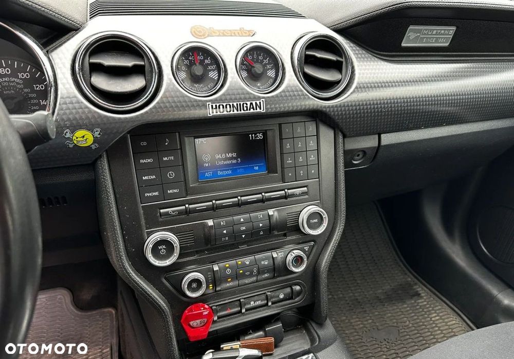 Ford Mustang - 12
