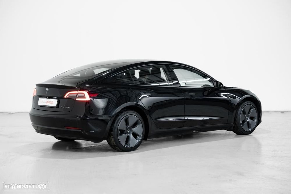 Tesla Model 3 2022 photo 2