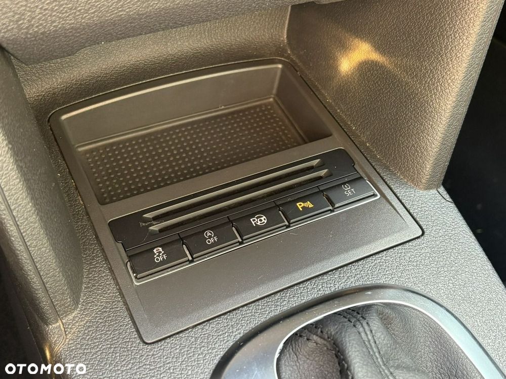 Volkswagen Touran 1.6 TDI DPF BlueMotion Technology DSG Cup - 29