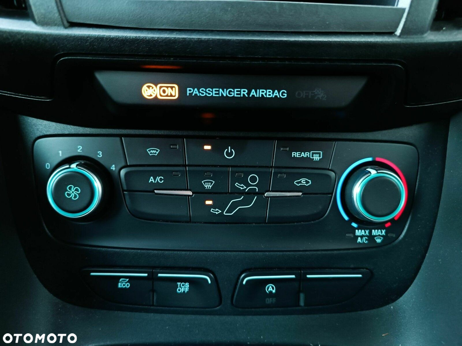 Ford Transit Connect - 22