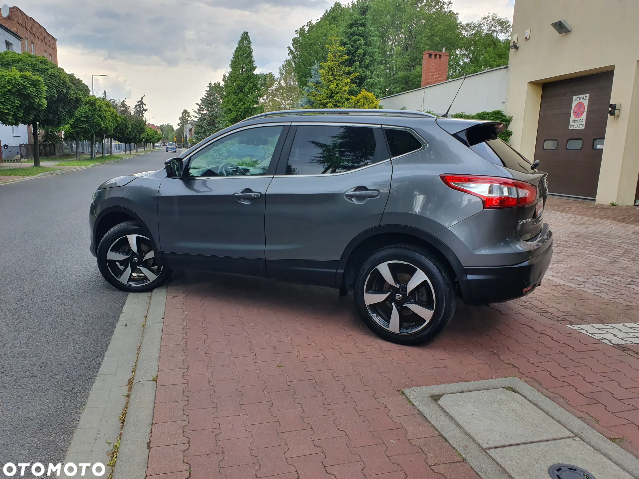 Nissan Qashqai 1.6 DIG-T N-Connecta - 28