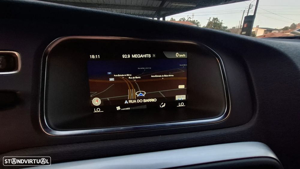 Volvo V40 2.0 D2 R-Design - 36