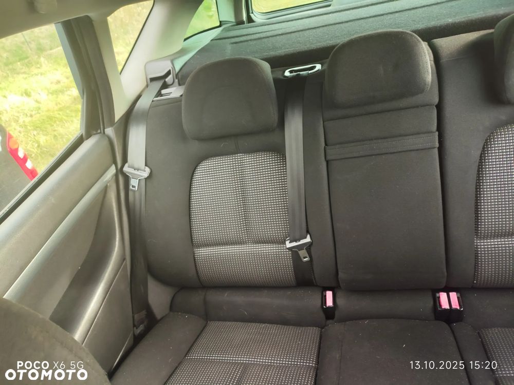 Peugeot 407 SW HDi 135 - 8