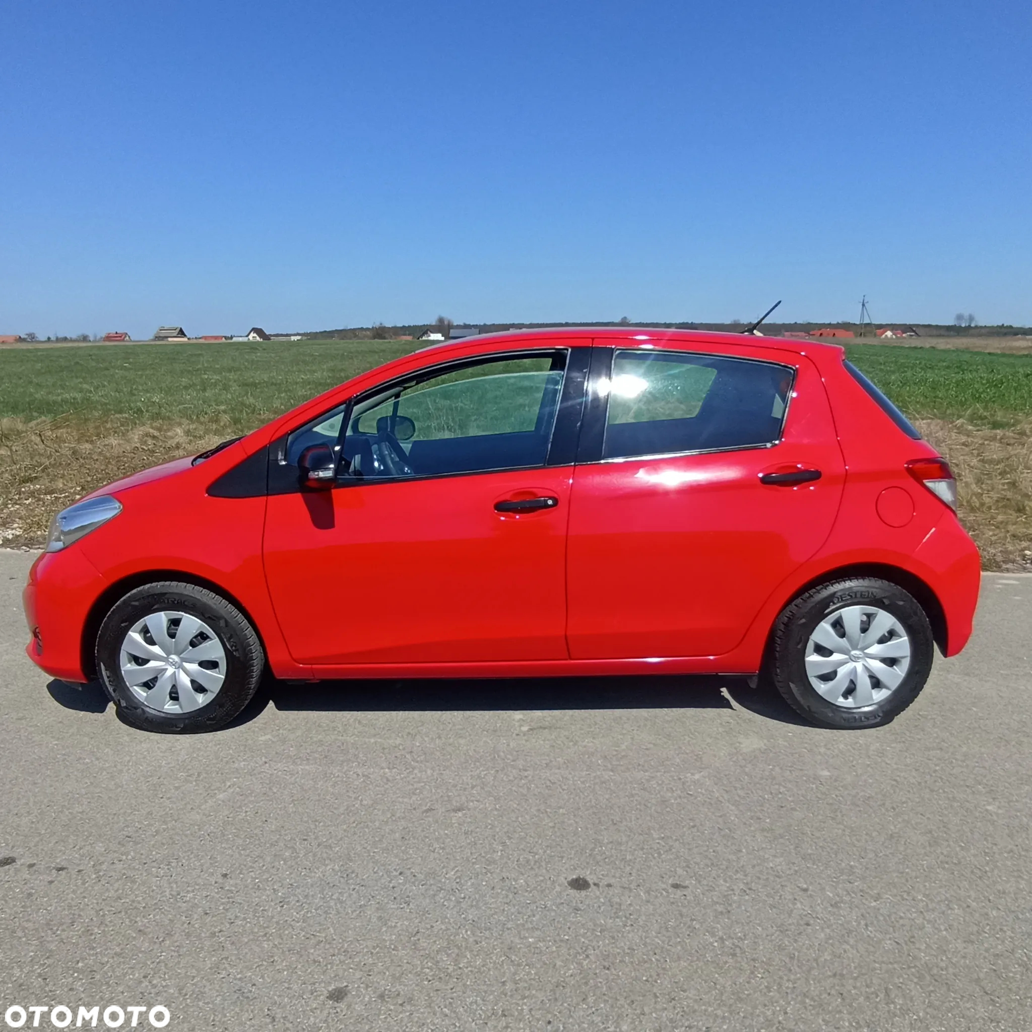 Toyota Yaris 1.0 Premium - 24