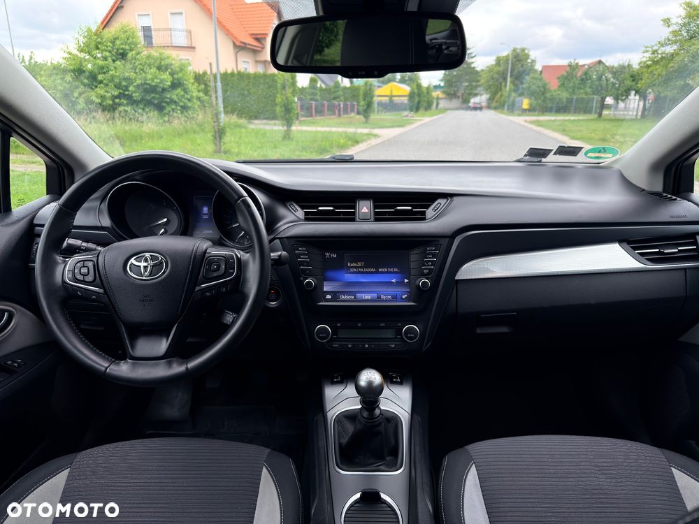 Toyota Avensis 2.0 D-4D Premium - 25
