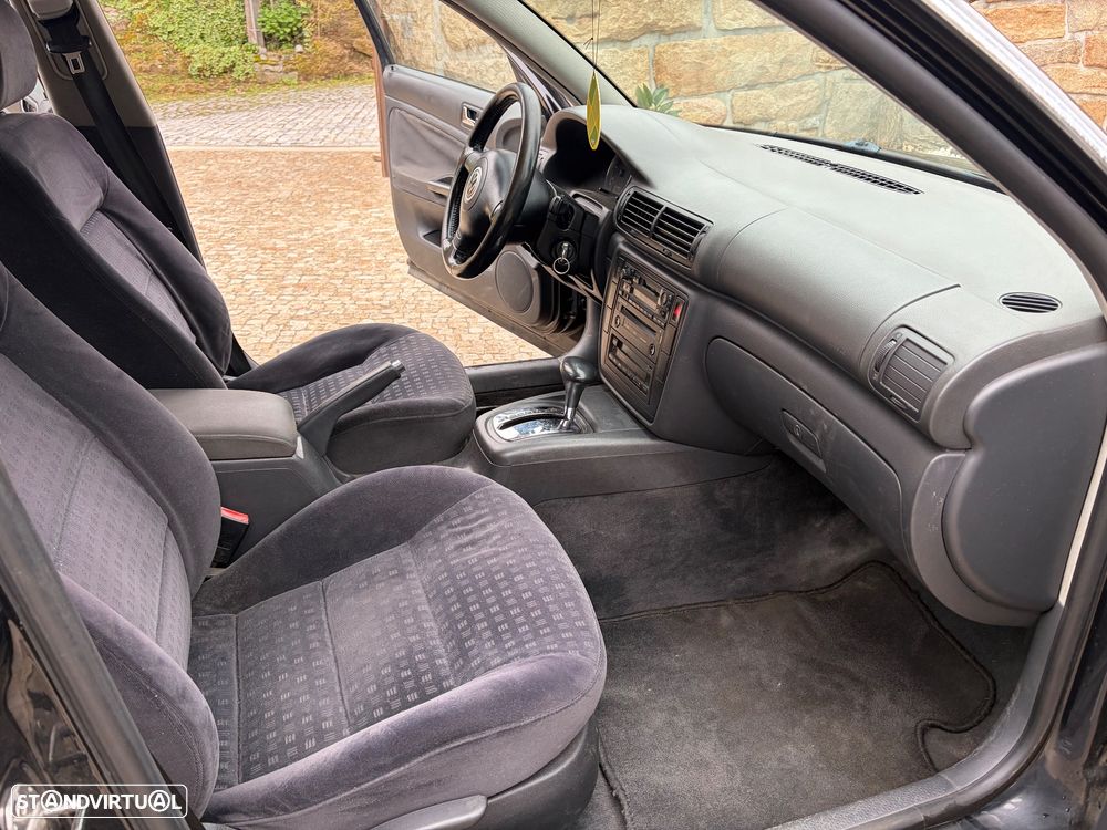 VW Passat Variant 1.9 TDi Confortl Tip - 10