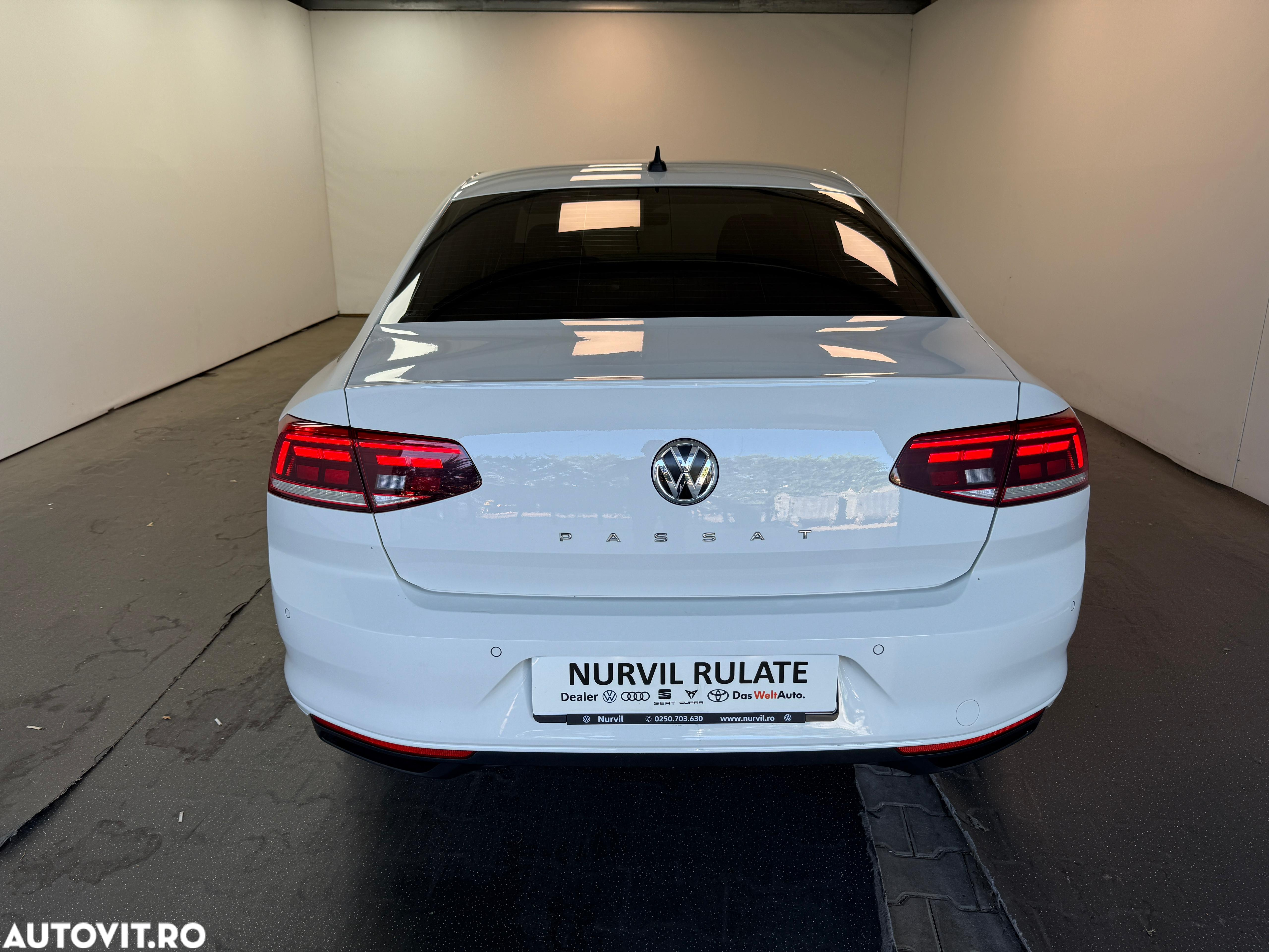 Volkswagen Passat 1.6 TDI DSG Comfortline - 13