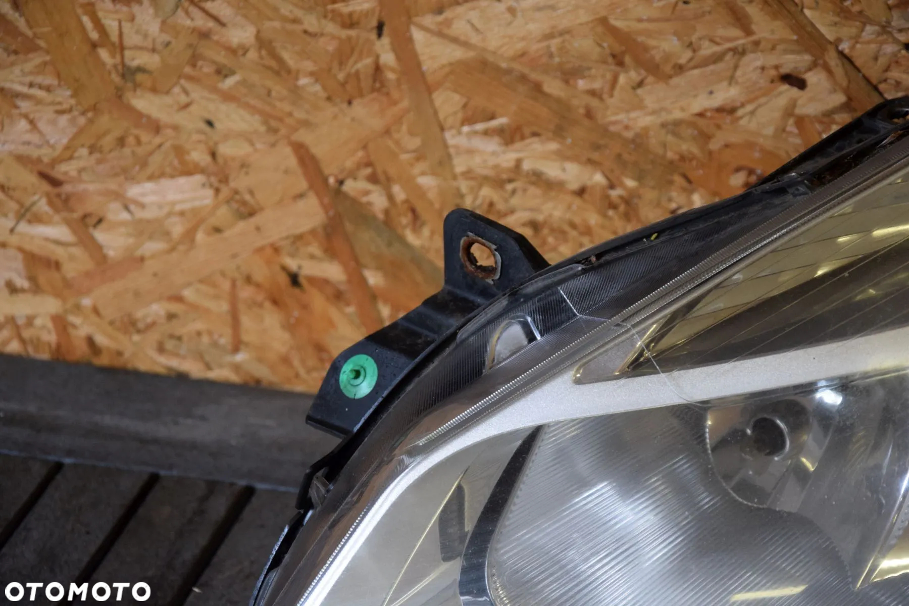Renault Clio III 3 Lampa przednia lewa lewy przód Srebrna Oryginał 8200459824 Valeo - 2
