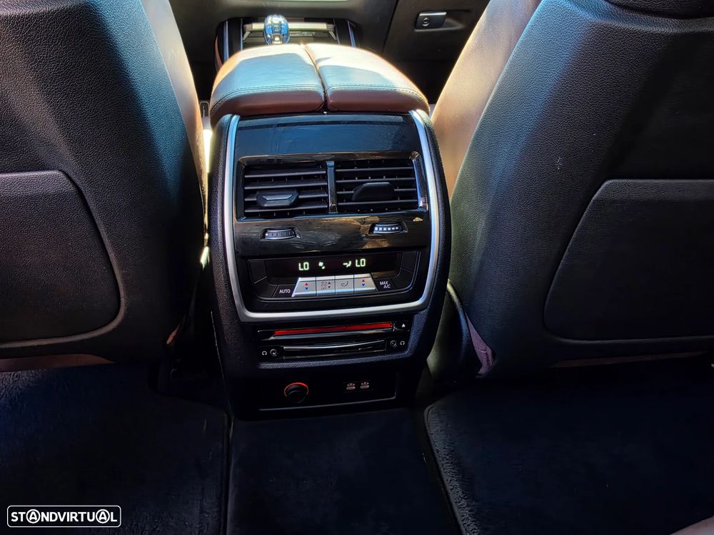 BMW X7 30 d xDrive Pack M - 30
