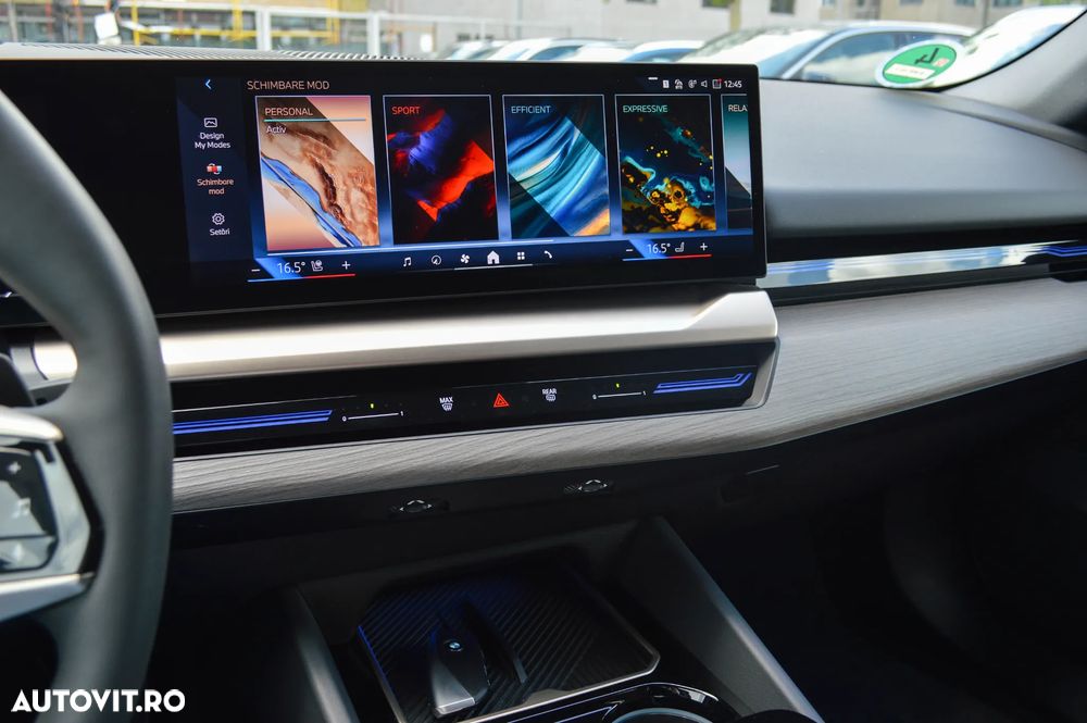 BMW Seria 5 520i AT MHEV - 25