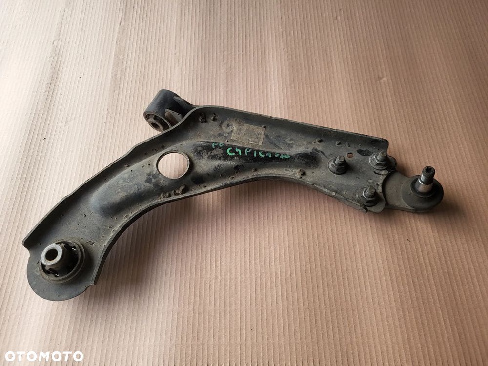 Wahacz prawy przedni Citroen C4 Picasso II - 1