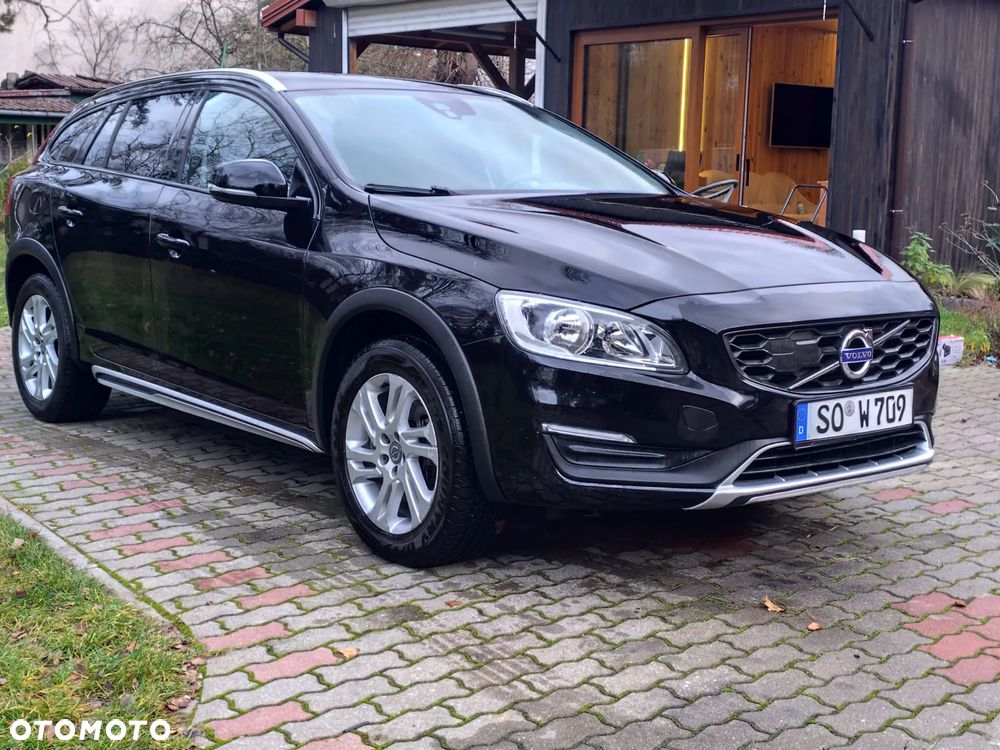 Volvo V60 Cross Country - 1