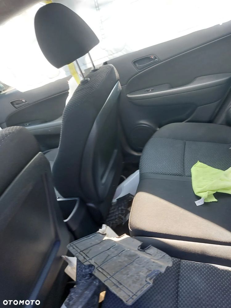 Hyundai I30 z 2012 r. na części 1,4 benzyna zderzak klapa szyby drzwi fotele belka  lampy tył - 16