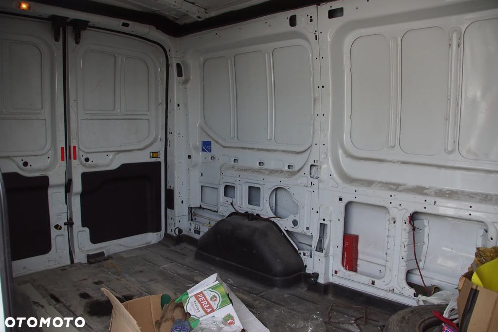 Auto na części - Ford Transit MK8 2.0 TDCI 105 KM YLF6 VMT6 7VTA 2018R Silnik Skrzynia Drzwi Maska Błotnik Zderzak Lampa Lusterko Klamka Szyba Deska Kokpit Sterownik Moduł Czujnik Licznik Panel Kierownica - 14