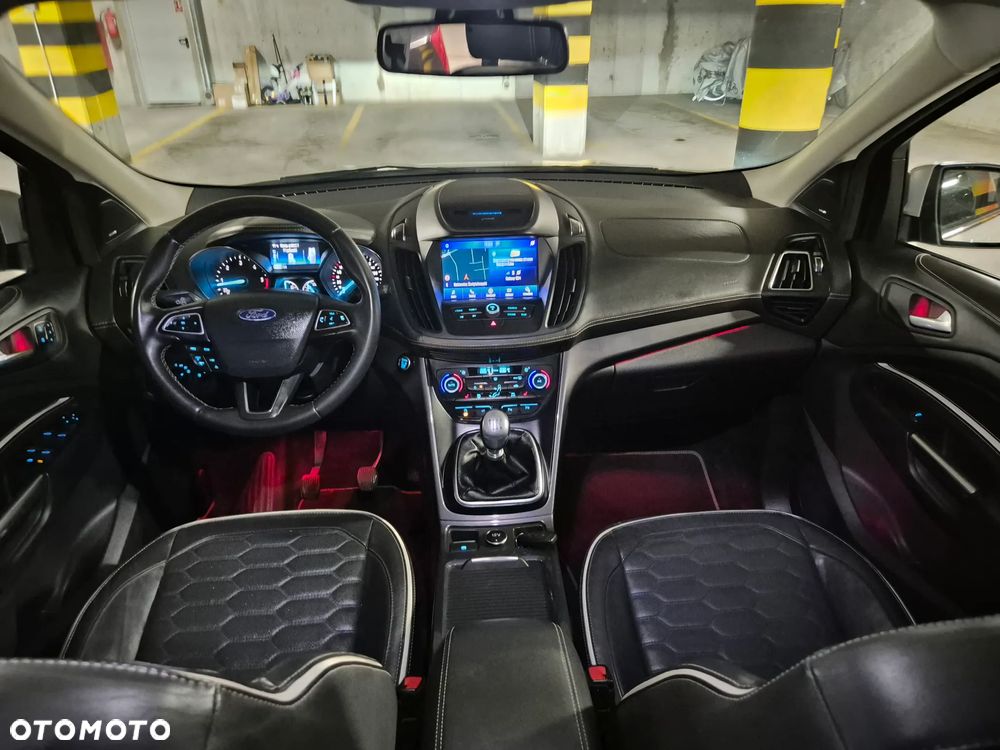 Ford Kuga Vignale 2.0 TDCi FWD - 26