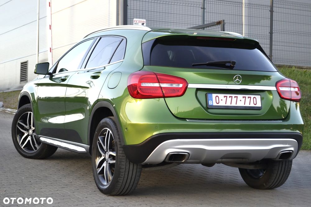 Mercedes-Benz GLA 180 d Activity Edition - 16
