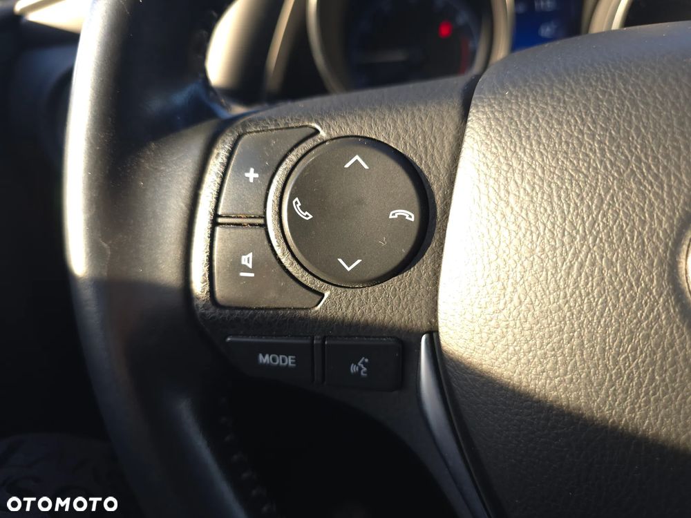 Toyota Auris 1.6 Premium - 22
