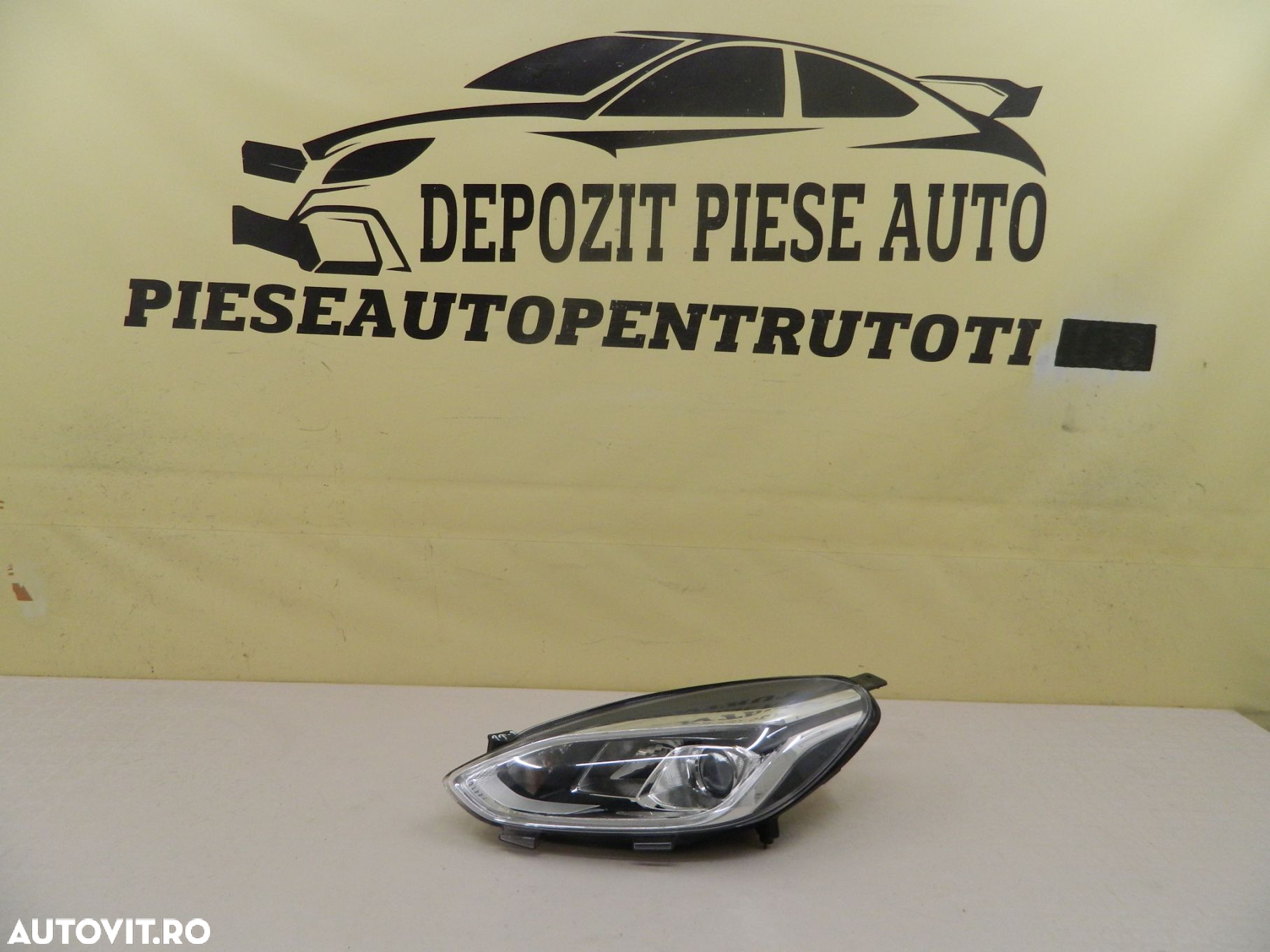 Far stanga Ford Fiesta cu Lupa si LED, 2017, 2018, 2019, 2020, 2021, 2022, cod origine H1BB-13W030-CD. - 2