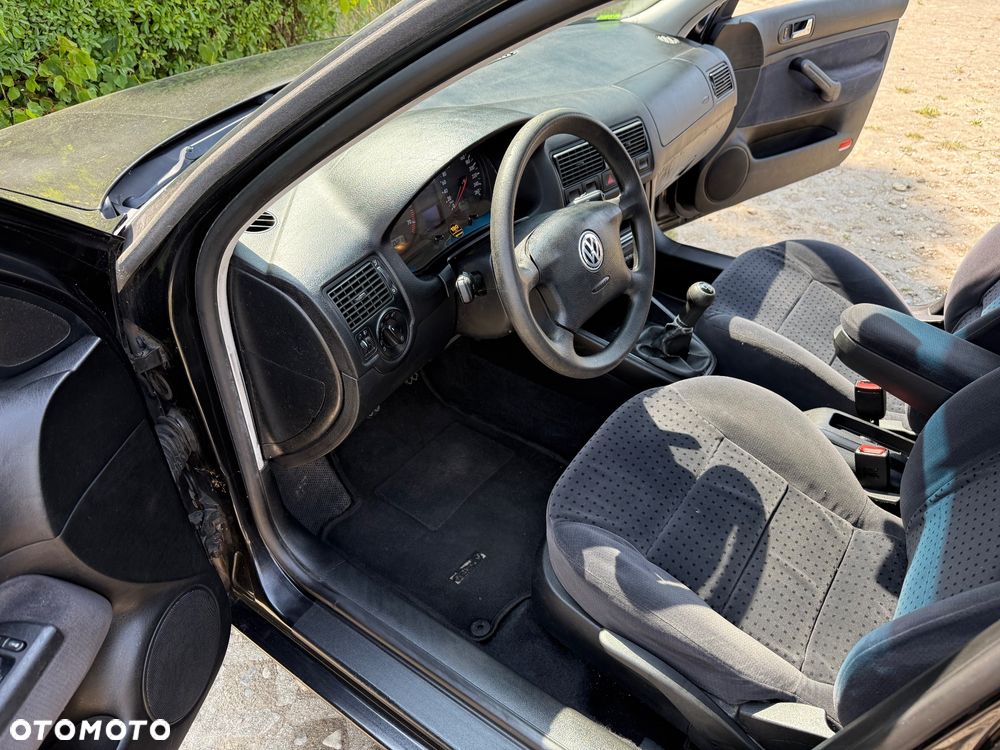 Volkswagen Golf 1.6 - 9