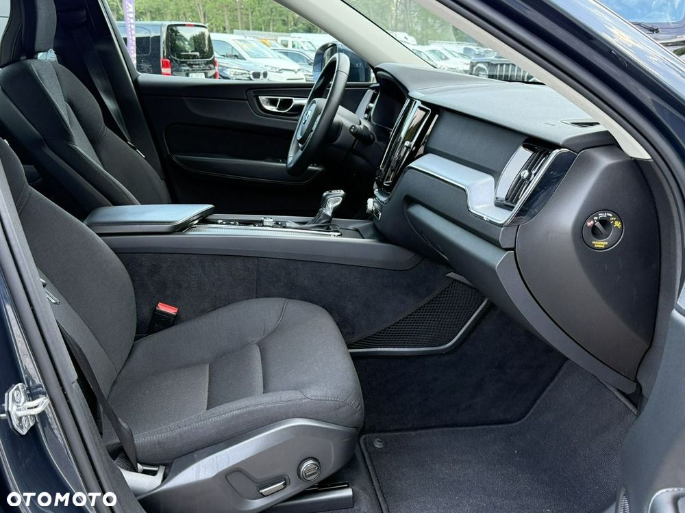 Volvo XC 60 D4 Momentum Pro - 18