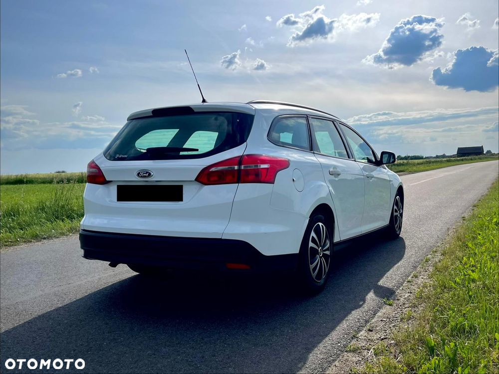Ford Focus 1.6 TDCi DPF Start-Stopp-System SYNC Edition - 4