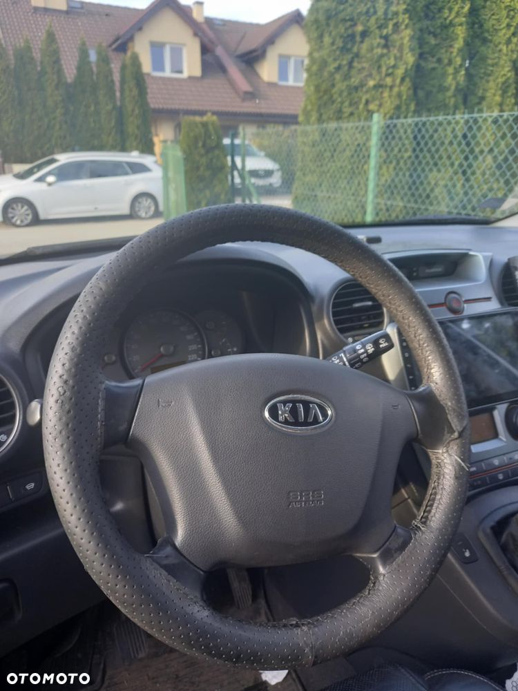 Kia Carens - 6