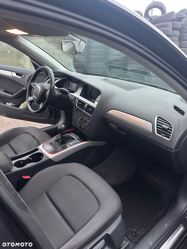 Audi A4 Avant 2.0 TDI DPF Ambiente - 10