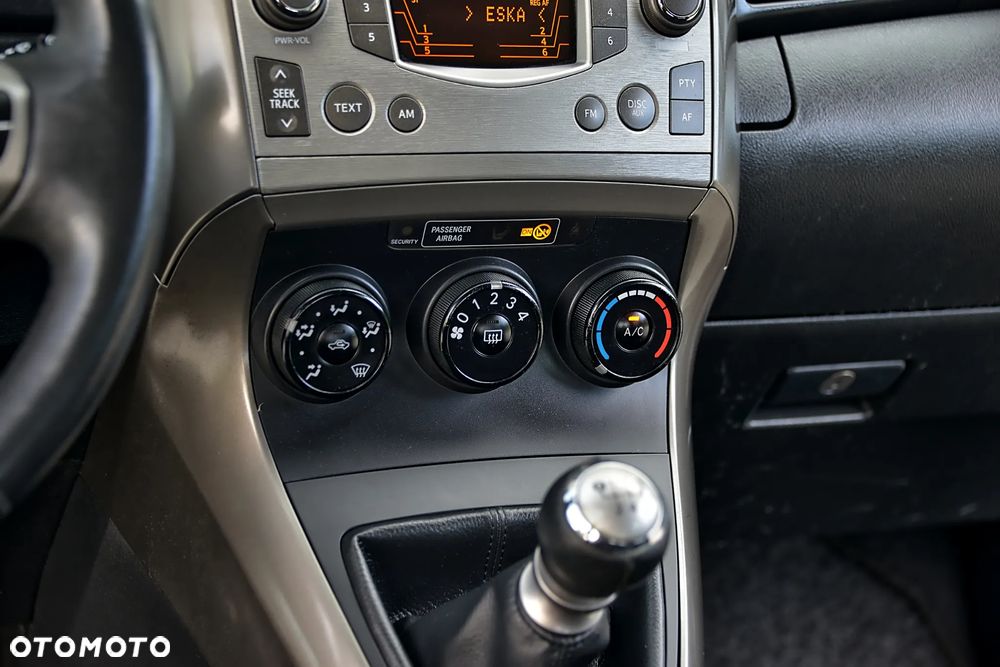 Toyota Verso 1.8 Premium 7os - 36