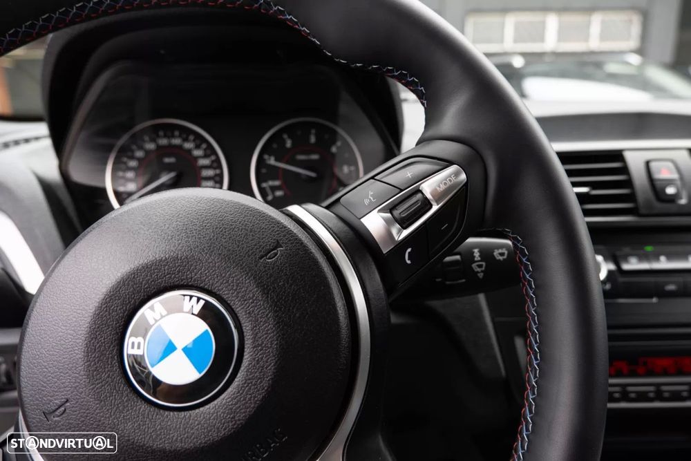 BMW 118 d Pack M - 21
