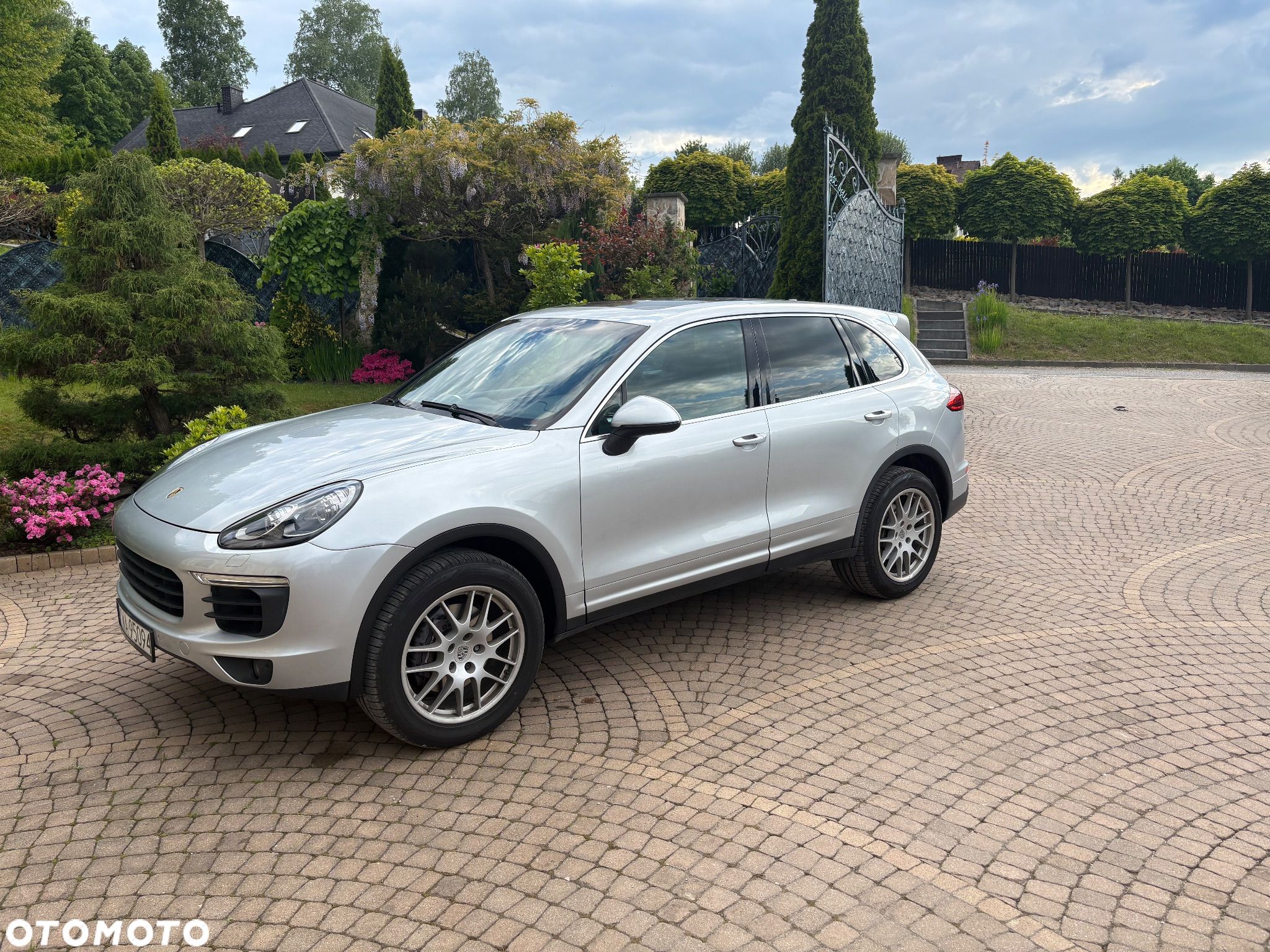 Porsche Cayenne - 1