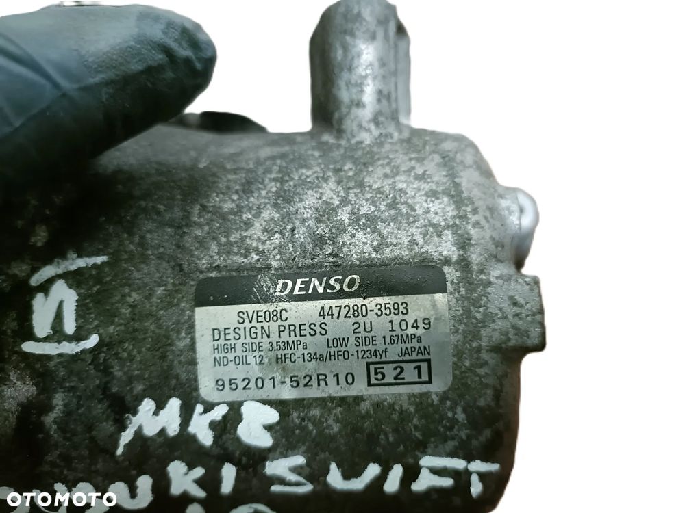 SUZUKI SWIFT VI MK8 17-20 r. 1,0 B 111 KM sprężarka kompresor klimatyzacji DENSO 447280-3593 * - 3