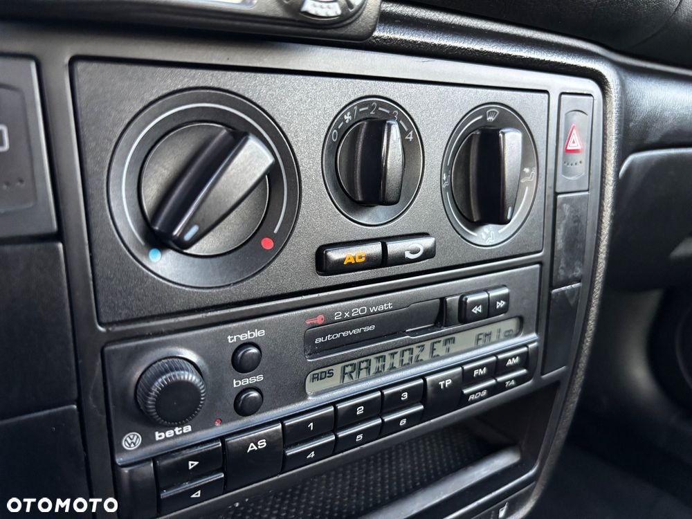 Volkswagen Passat 1.9 TDI CL - 25