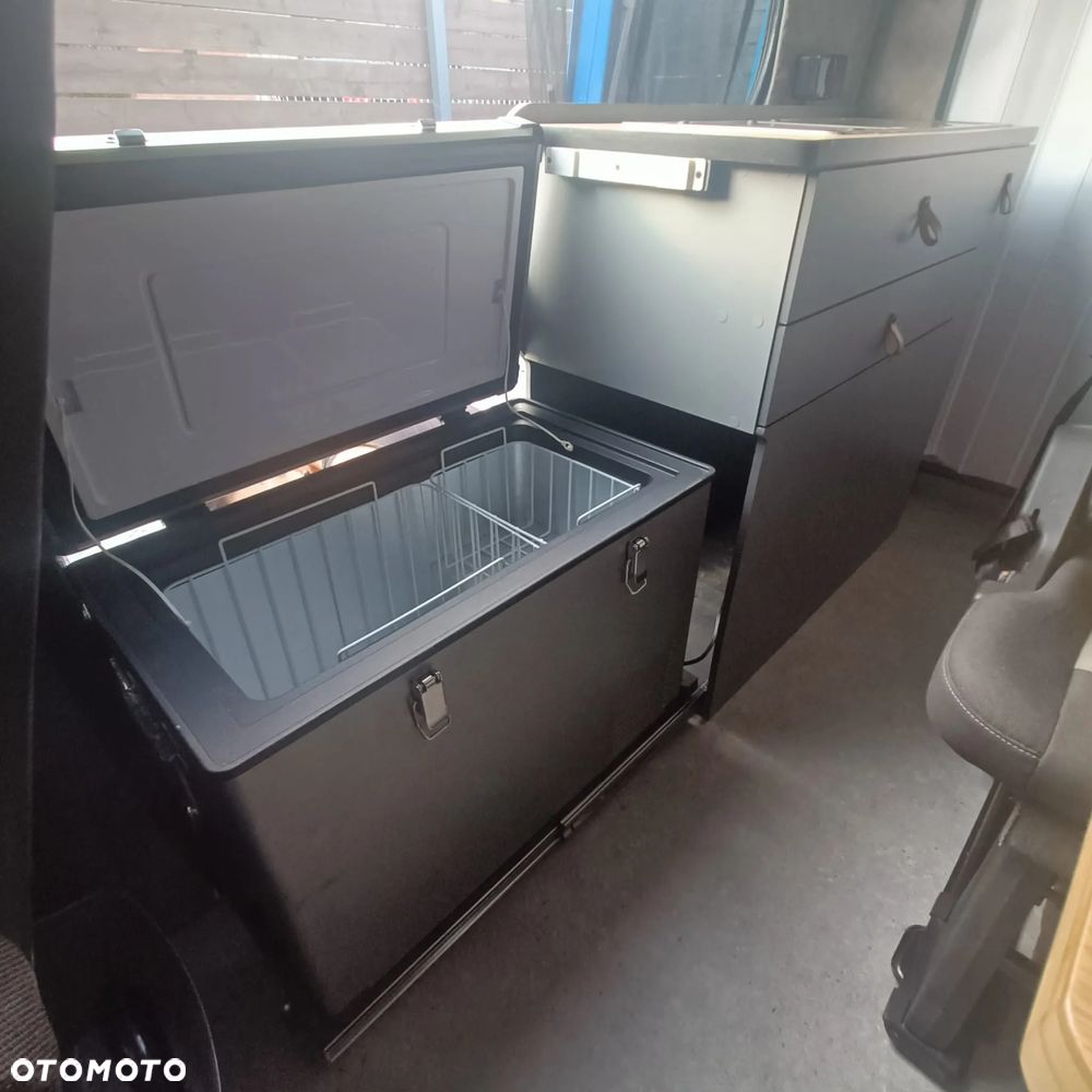 Mercedes-Benz Sprinter - 15
