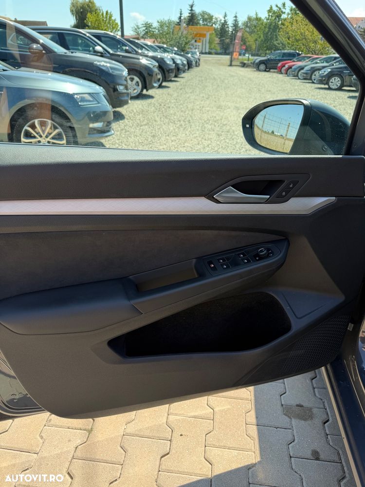 Volkswagen Golf - 10