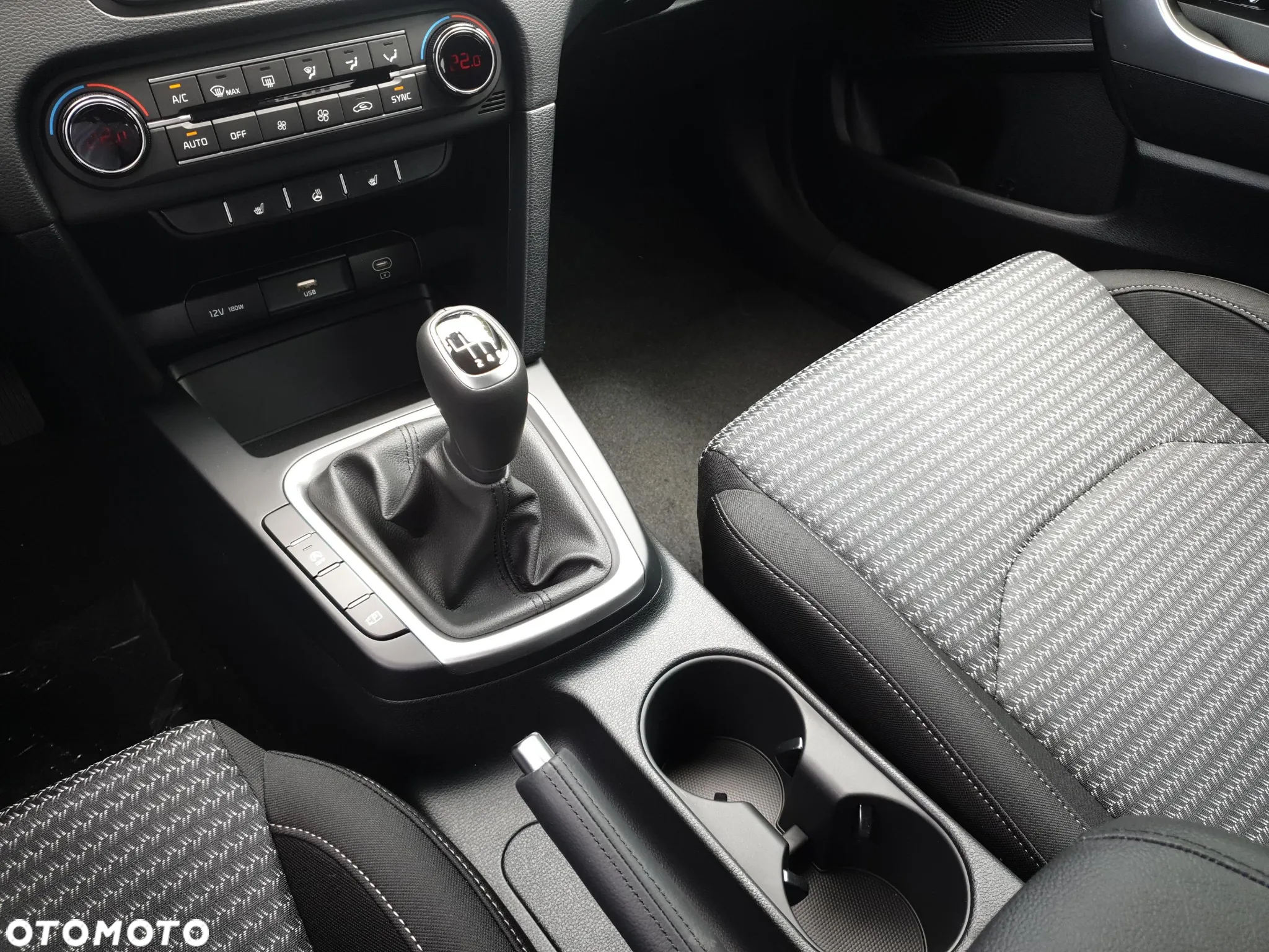 Kia XCeed 1.5 T-GDI M - 16