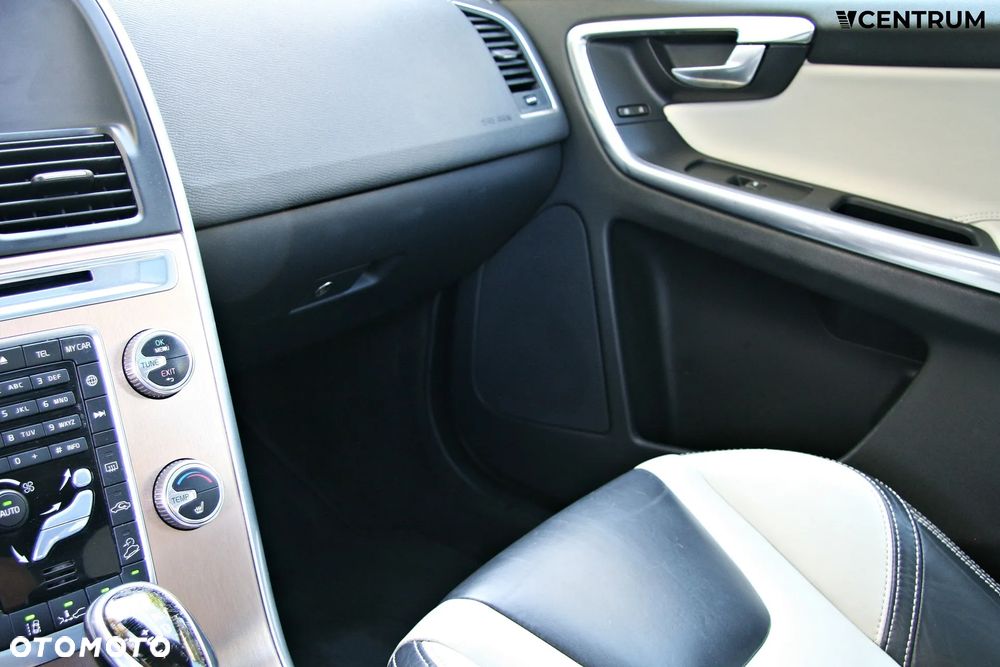 Volvo XC 60 D5 AWD Summum - 14