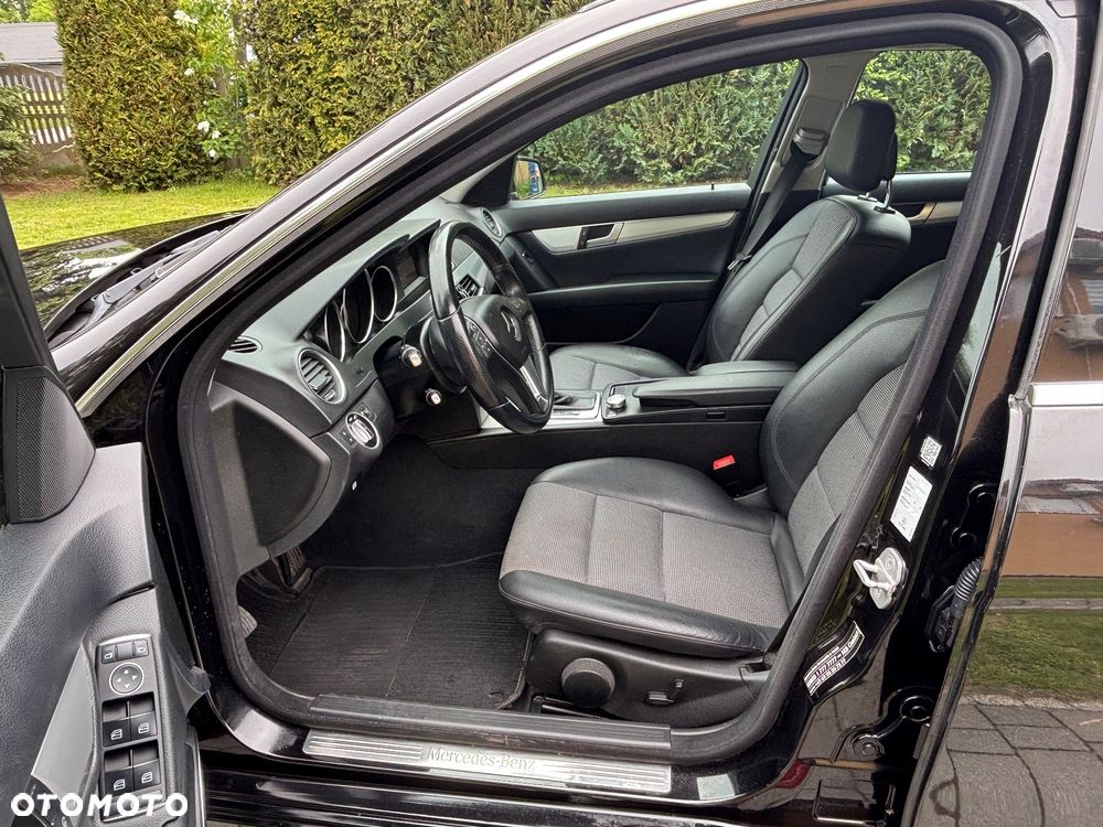 Mercedes-Benz Klasa C 220 CDI 7G-TRONIC Avantgarde Edition - 26
